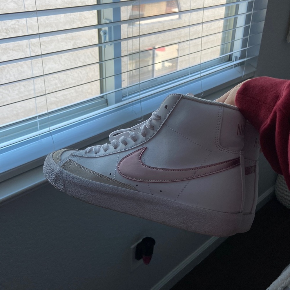 nike mid blazers